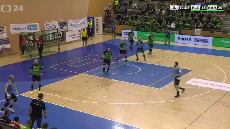 Karvinské házenkáře po úspěchu v Plzni dělí výhra od titulu