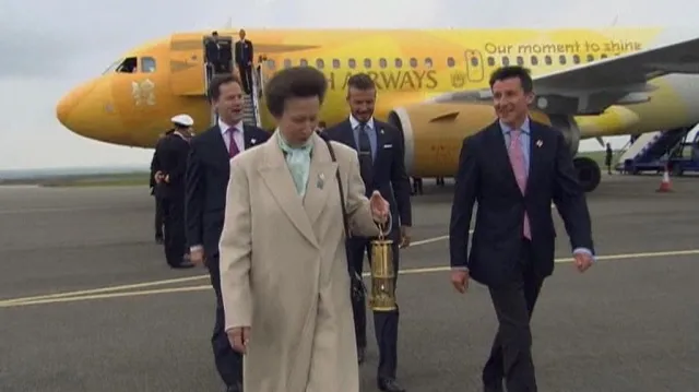 Olympijský oheň dorazil do Británie