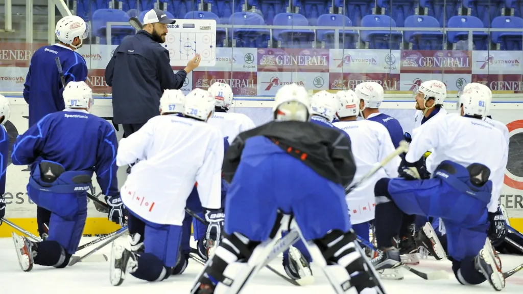 Trénink hokejistů Komety Brno