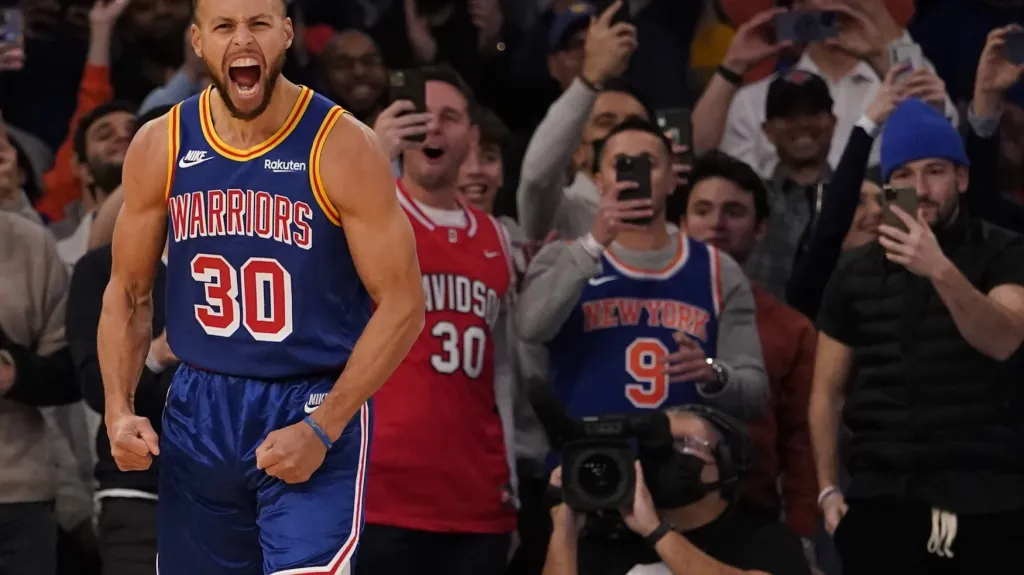 Stephen Curry z Golden State po zápisu do historie NBA
