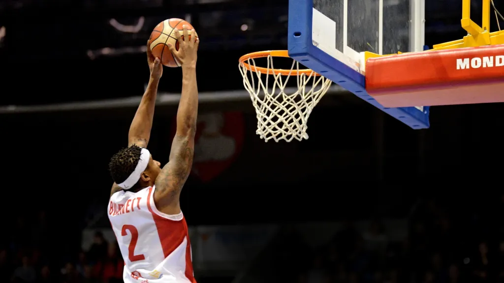 Dominez Burnett v dresu Pardubic