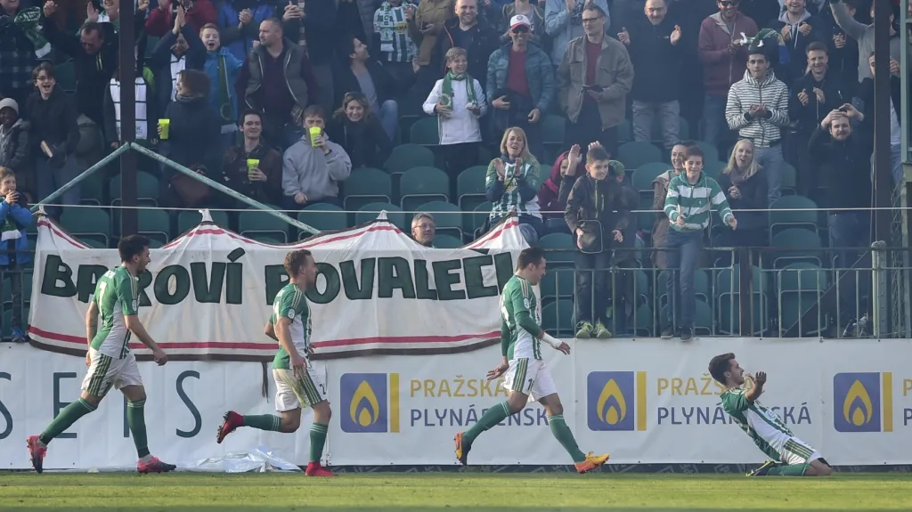 Radující se hráči Bohemians Praha 1905