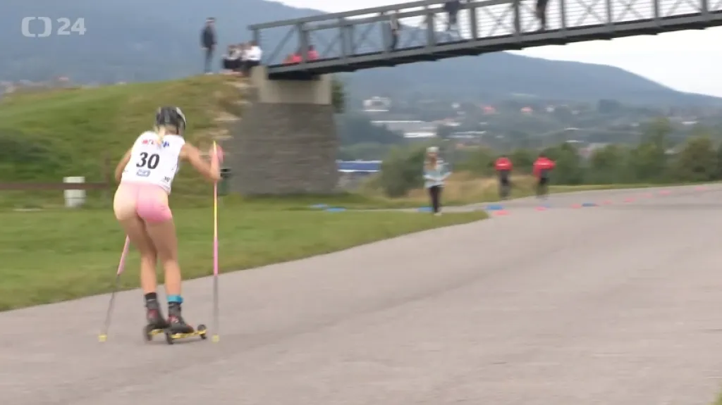 Schützová vyhrála SP na kolečkových lyžích