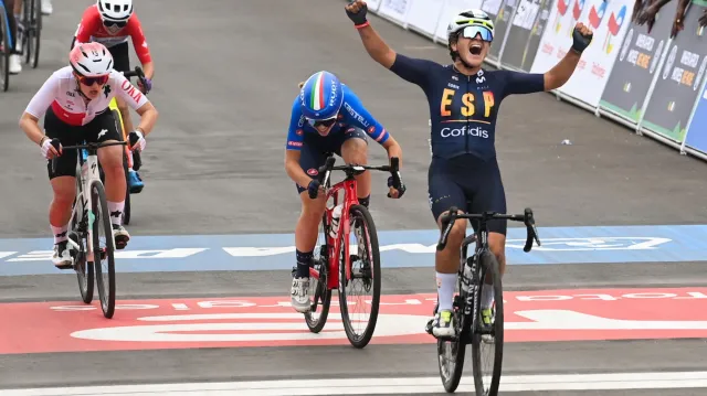 Finiš závodu juniorek na MS v silniční cyklistice