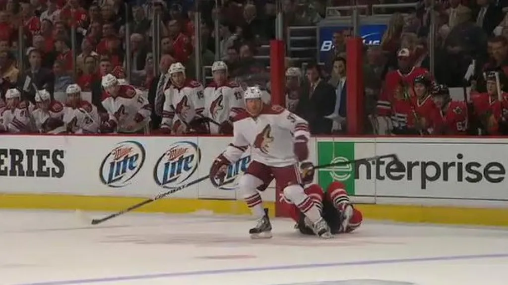 Torres po faulu na Hossu