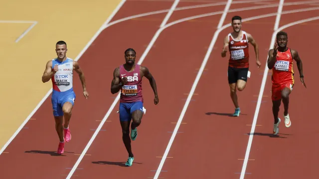 Rozběh na 200 m a ohlas Ondřeje Macíka