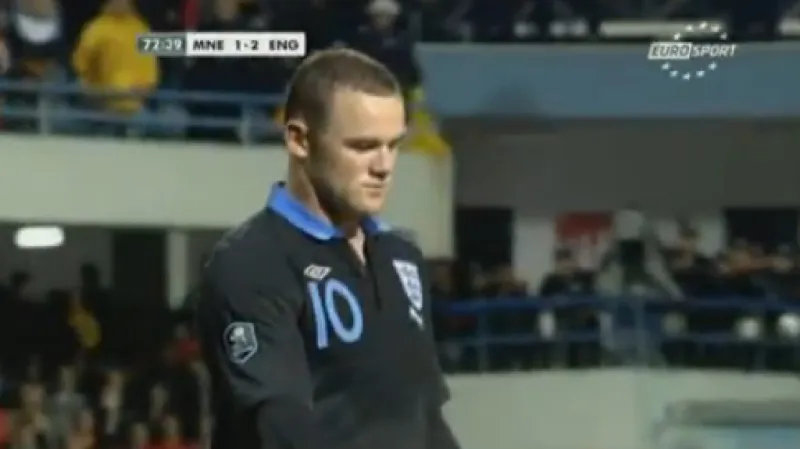 Wayne Rooney v utkání s Černou Horou