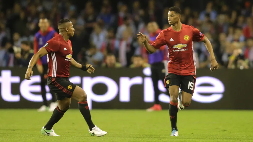 Marcus Rashford slaví gól do sítě Celty