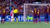 Gól v utkání Barcelona - Ajax: 1:0 - Messi se trefil z přímého kopu (22. min.)