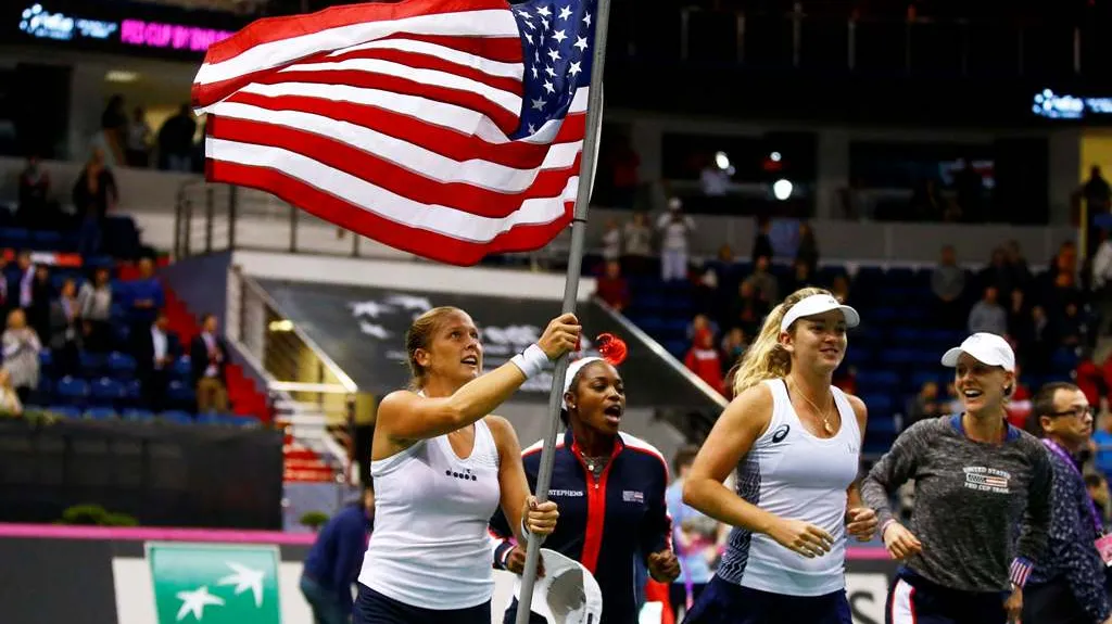 Američanky slaví vítězství ve Fed Cupu