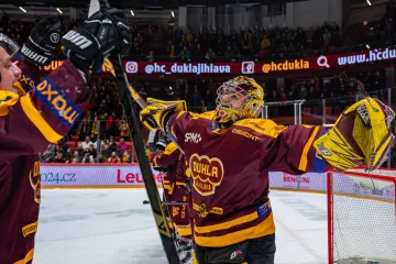 Brankář Jihlavy Adam Beran slaví výhru