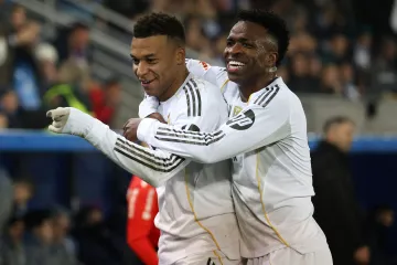 Kylian Mbappé a Vinícius Júnior