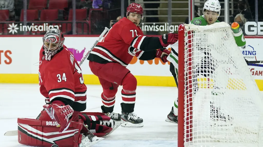 Petr Mrázek v brance Caroliny