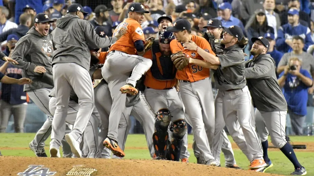 Baseballisté Houstonu slaví historické vítězství v MLB