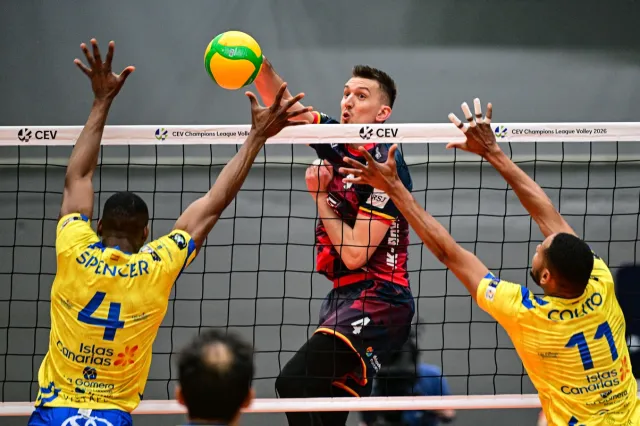 Vítězná rozlučka se nekonala. Lvi s Las Palmas pětisetovou bitvu prohráli