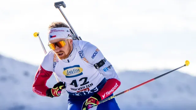 Záznam stíhačky biatlonistů v Oberhofu