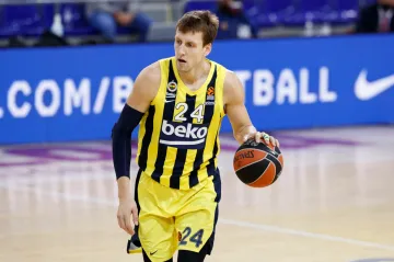 Jan Veselý v dresu Fenerbahce