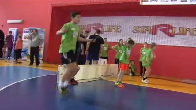 Děti bojovaly v Pražském pětiboji, kontroval je Šebrle i Změlík