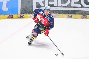 Roman Červenka v dresu Pardubic