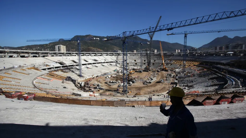 Rekonstrukce stadionu Maracaná, který bude hostit úvodní ceremoniál olympijských her