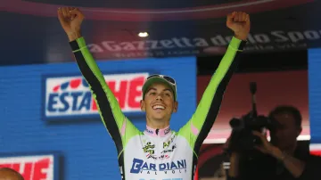 Marco Canola na pódiu po svém vítězství