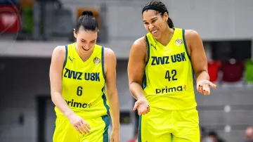 Basketbalistky USK Praha deklasovaly Flammes Carolo 98:55