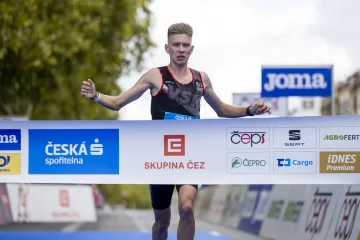 Hrochová předvedla nejlepší český čas Běchovic, Zajíc slavil už počtvrté v řadě
