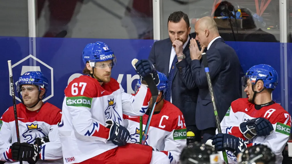 Trenéři české reprezentace Filip Pešán s Martinem Strakou