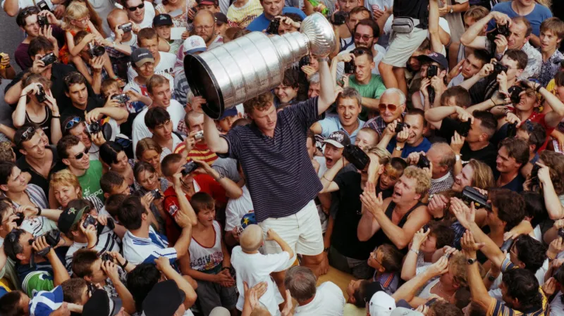 Léto 1999, Stanleyův pohár a příjezd do Strakonic