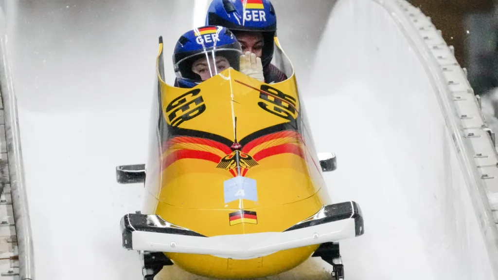 Laura Nolteová, Deborah Leviová