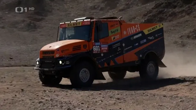 Loprais vyhrál předposlední etapu těsně před Macíkem