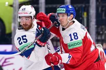 Dominik Kubalík v utkání s USA