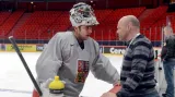 Ondřej Pavelec na tréninku s fyzioterapeutem Pavlem Kolářem