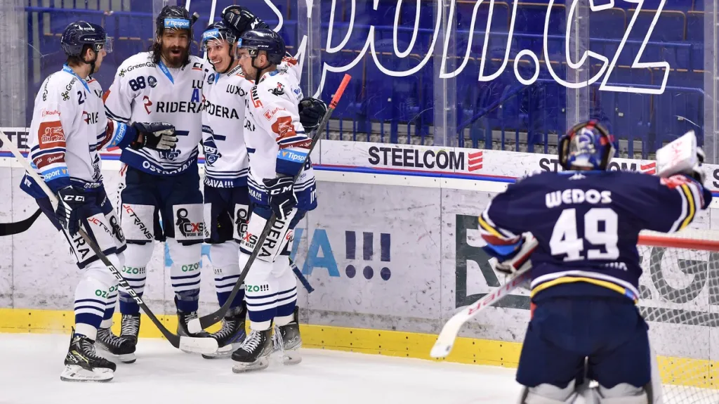 Hráči Vítkovic slaví v utkání s Českými Budějovicemi