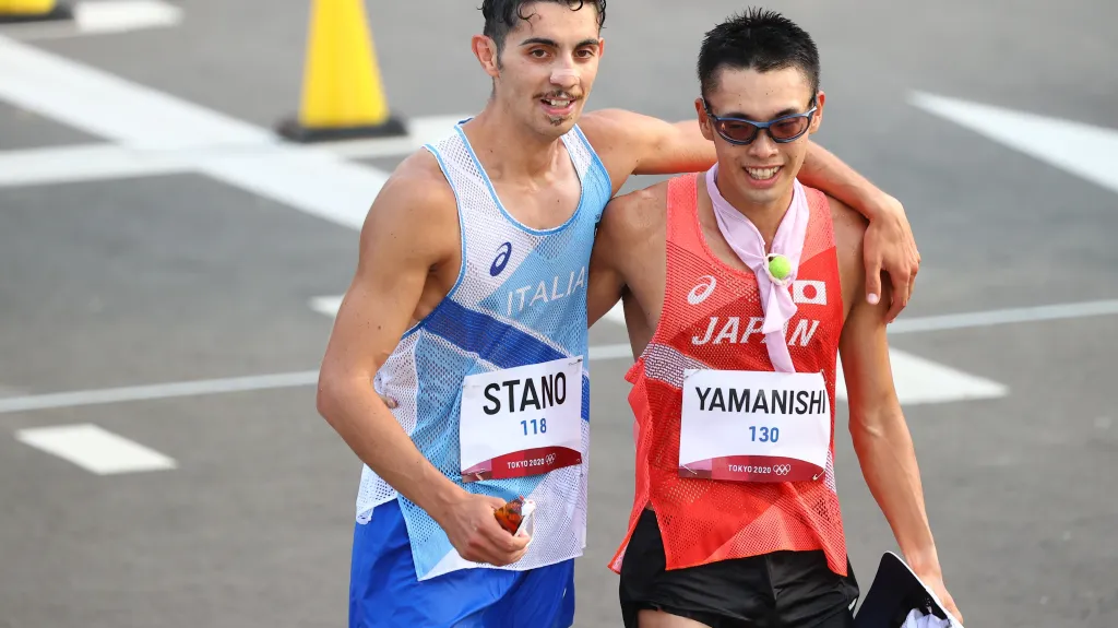 Chodci Ital Stano a Japonec Jamaniši 