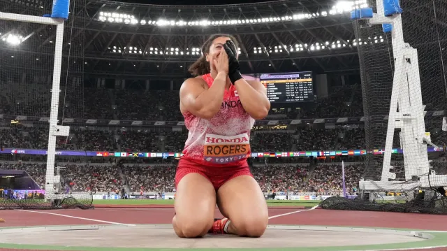 Rogersová získala kladivářské zlato druhým nejlepším výkonem historie