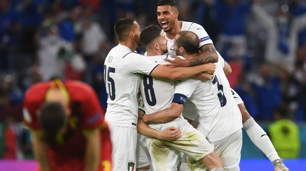 Italská radost z postupu ze čtvrtfinále nad Belgií