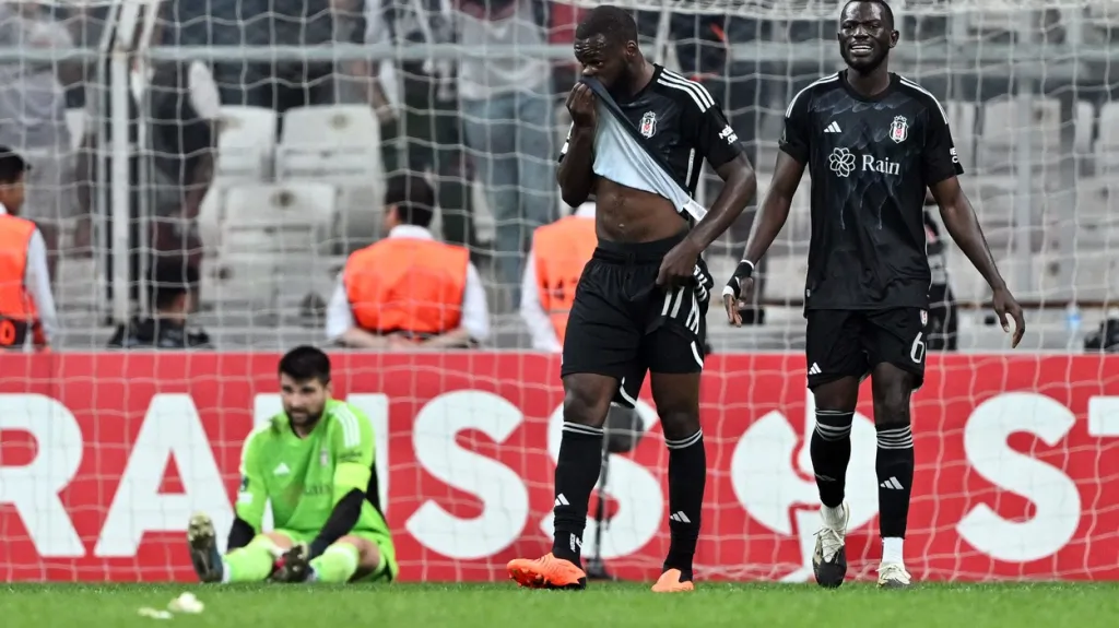 Zklamaní hráči Besiktasu Istanbul