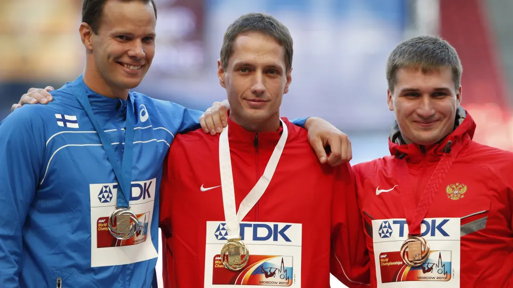 Vítězslav Veselý, Tero Pitkämäki (vlevo) a Dmitrij Tarabin