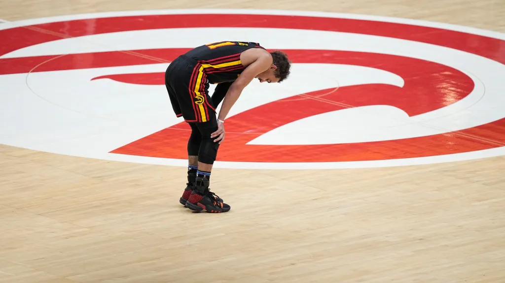 Trae Young a jeho Atlanta končí v letošním play-off