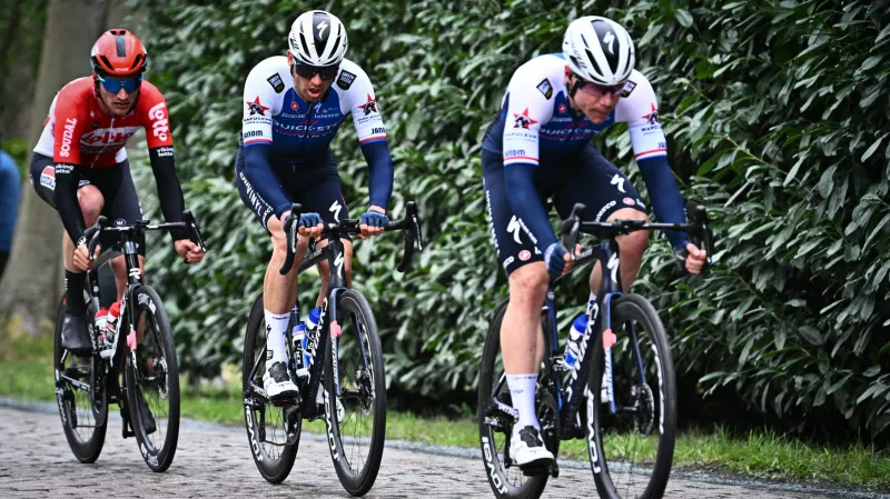 Zdeněk Štybar (uprostřed)