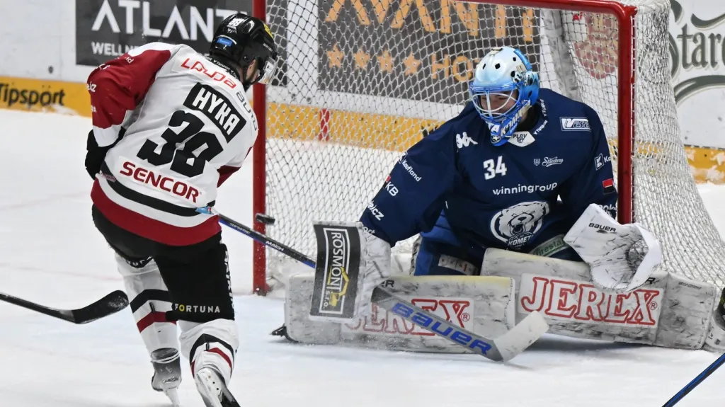 Tomáš Hyka ze Sparty střílí na brněnskou bránu