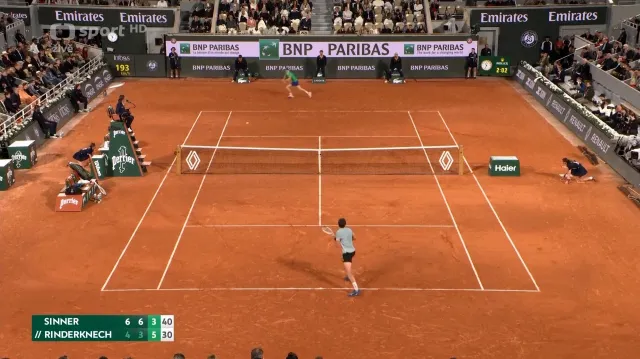 V Paříži postoupil i Sinner