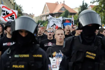 Fanoušci Sparty pochodovali z Letné do Vršovic