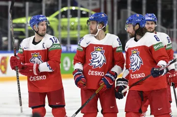 Kapitán české reprezentace Roman Červenka v debatě s Davidem Pastrňákem a Michalem Kempným