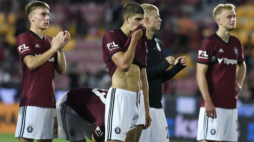 Sparťané po porážce s Libercem