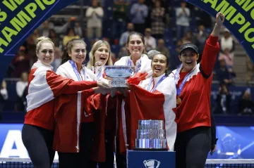 Kanadské tenistky slaví historicky první týmový triumf