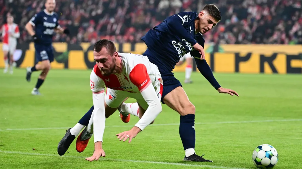 Střet Tomáše Chorého s obráncem Slovácka Jonathanem Mulderem