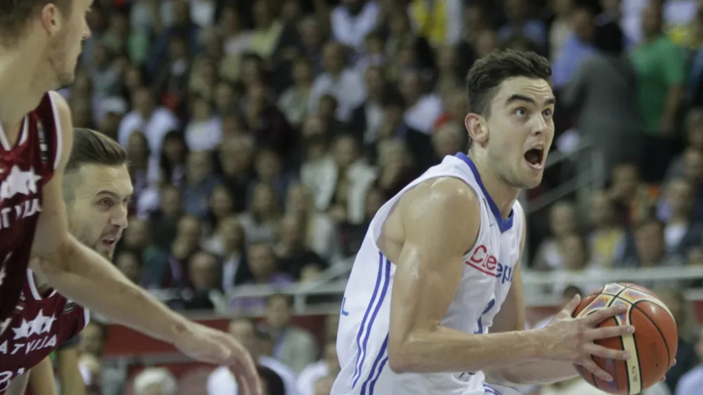 Tomáš Satoranský v utkání s Lotyšskem