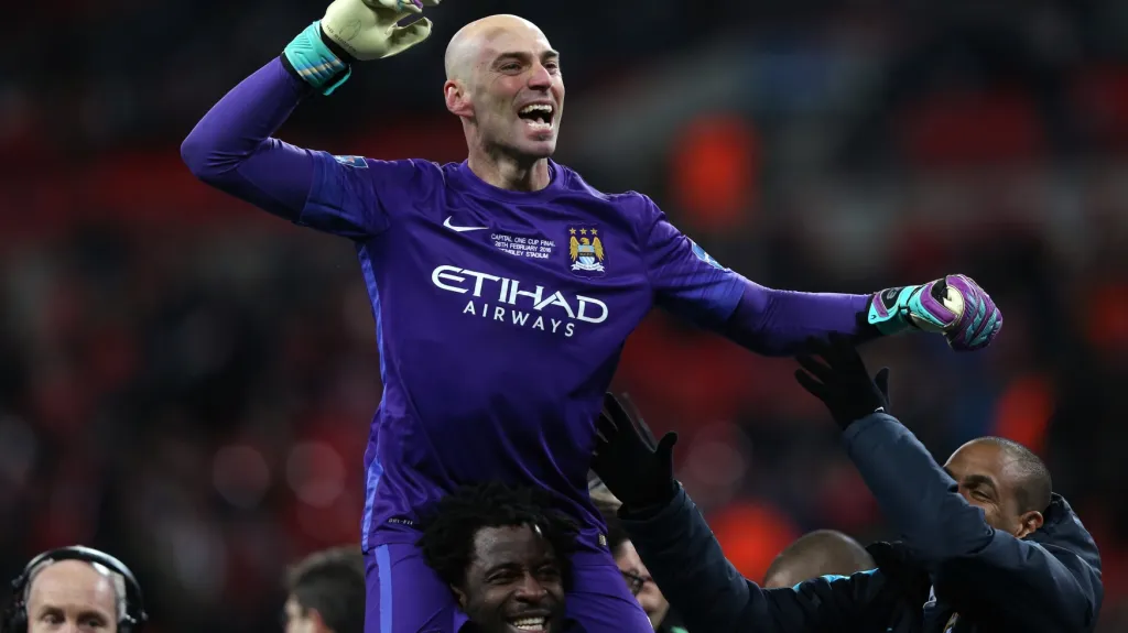 Slavící Willy Caballero a hráči Manchesteru City